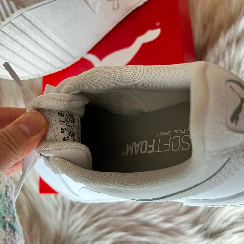Puma white sneaker soft form, Mint Condition. - Picture 11 of 14